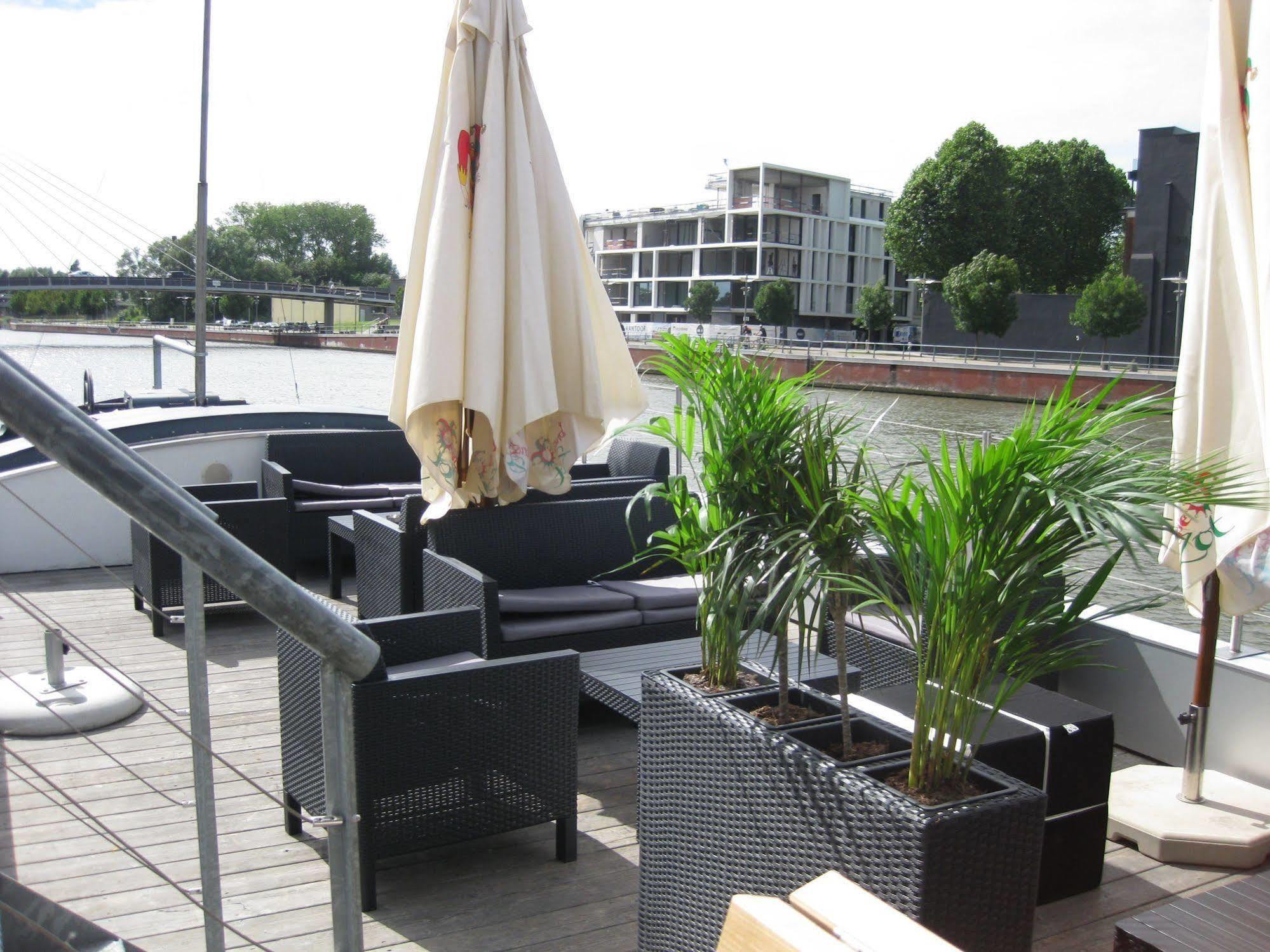 Hotel Restaurant Brasserie Feestzaal Ahoi, Kortrijk Exteriér fotografie