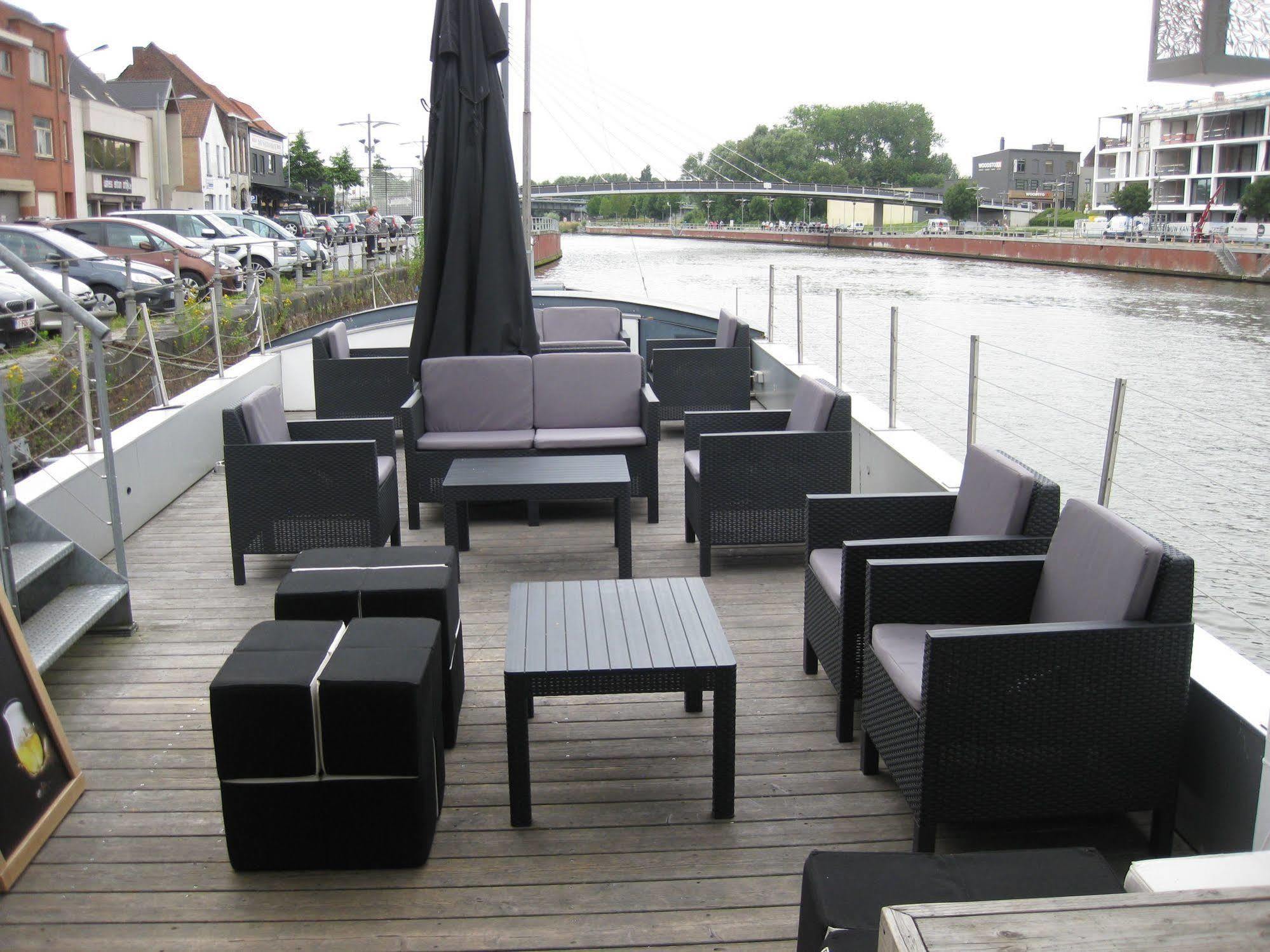 Hotel Restaurant Brasserie Feestzaal Ahoi, Kortrijk Exteriér fotografie